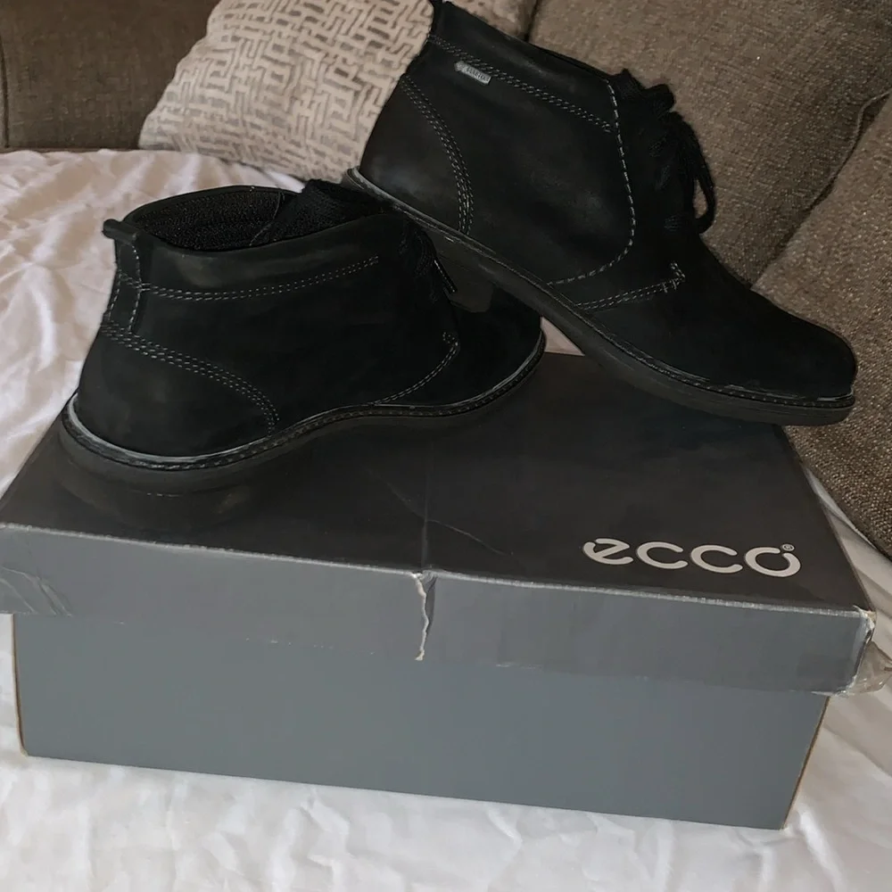 Gently Loved Mens Mid Calf Lace Shoe by ECCO